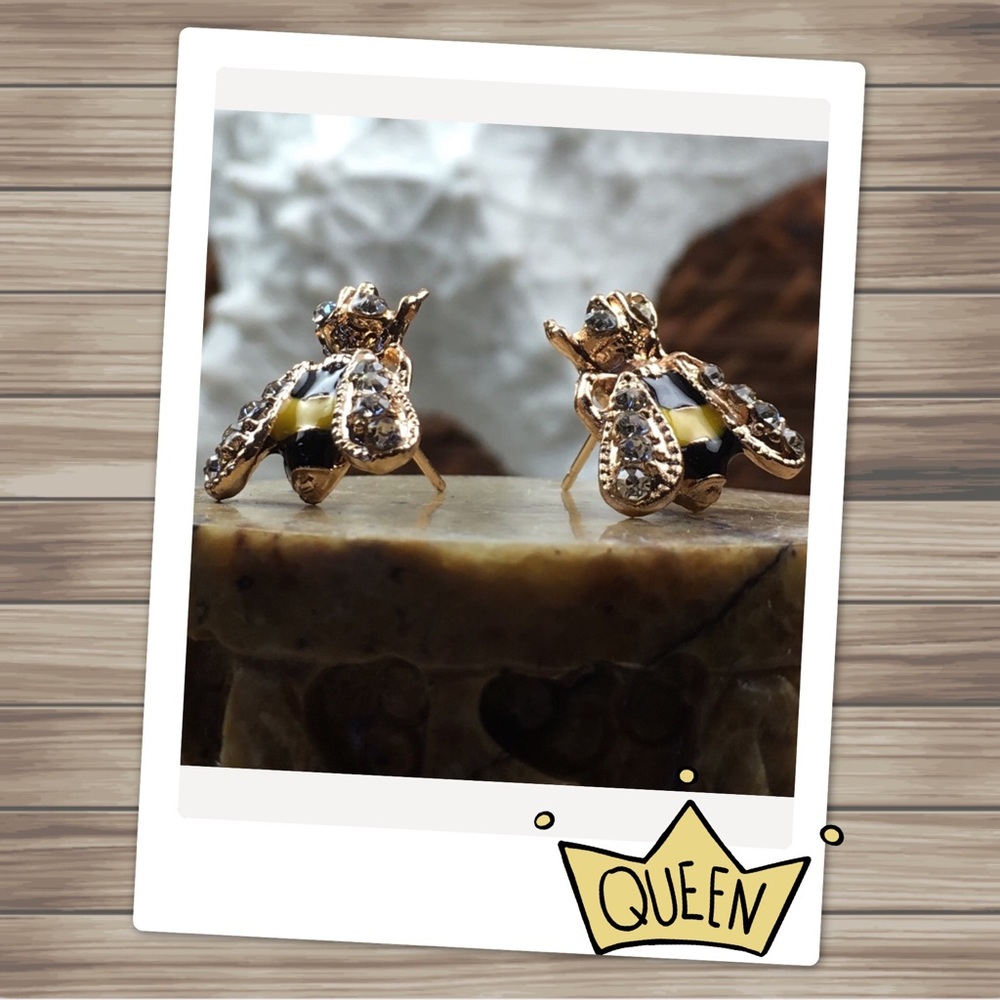 Bumblebee Earrings - Picture 2 of 7